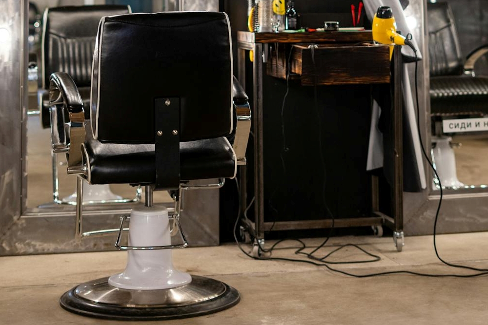 wyposażenie salonów fryzjerskich